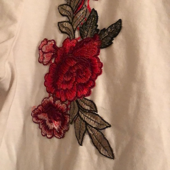 Embroidered T-shirt - Picture 2 of 3